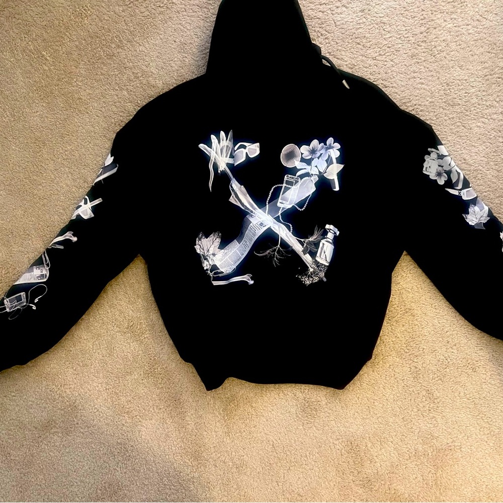 2024 Off-White hoodie never worn before new season design.